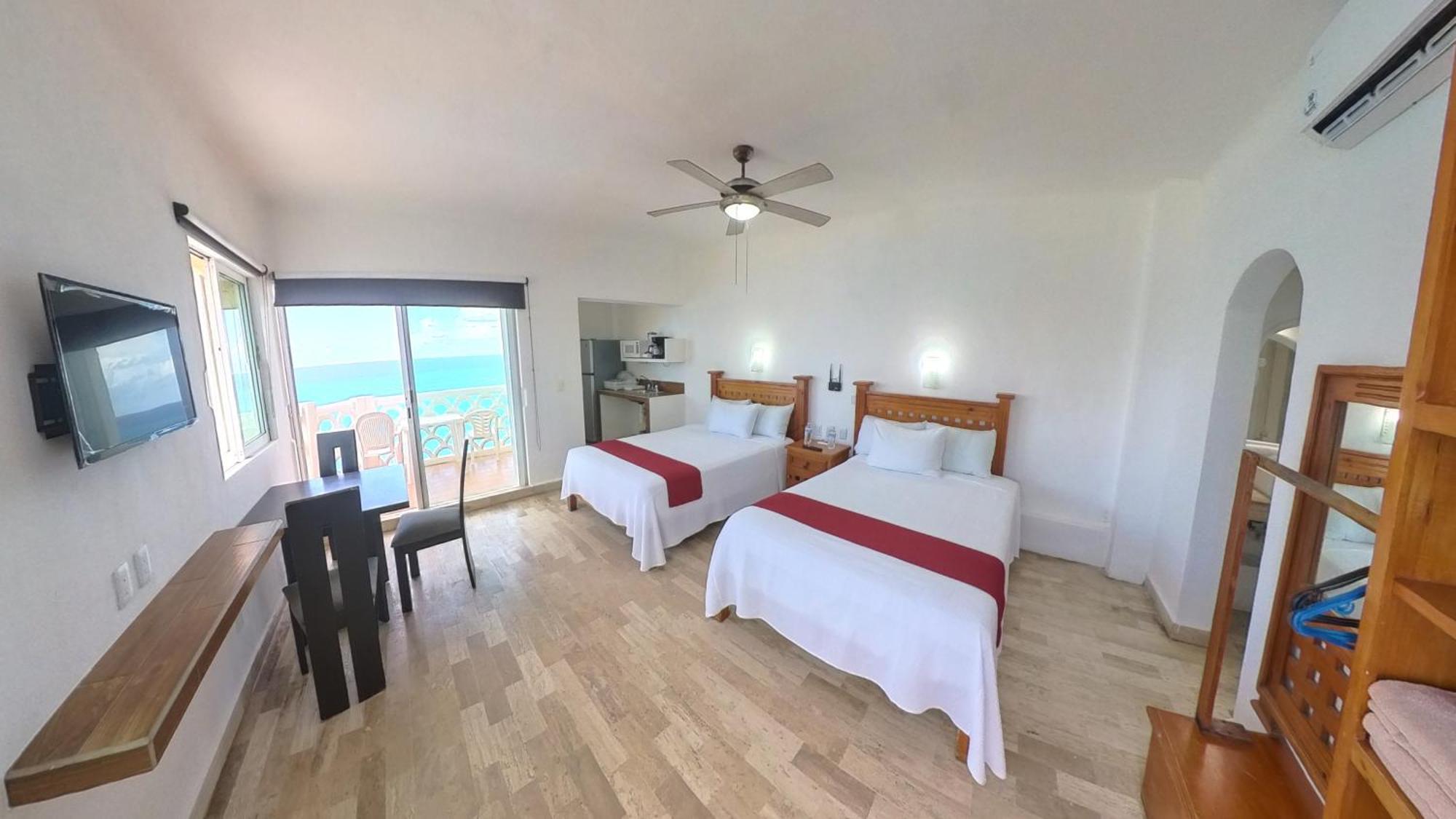 Cancun Plaza Sea View Exterior photo