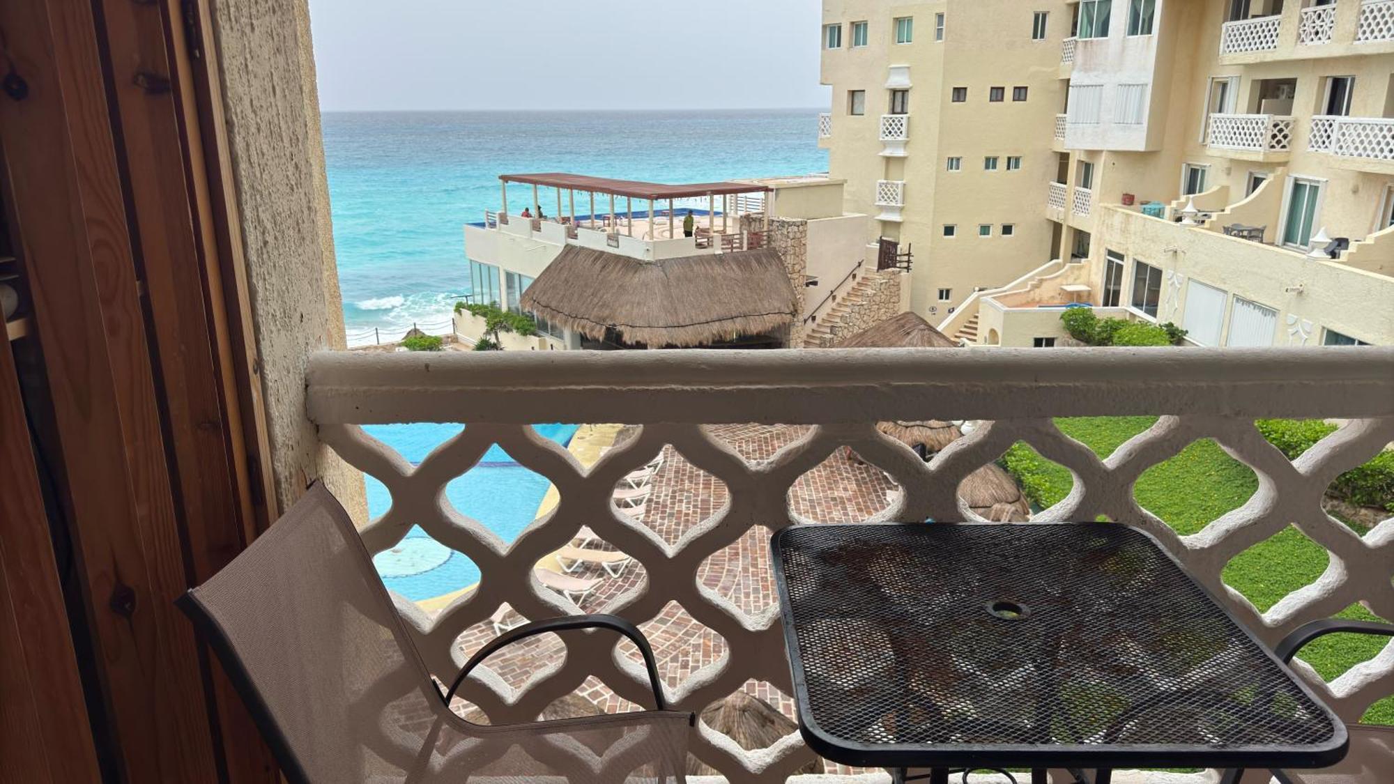 Cancun Plaza Sea View Exterior photo